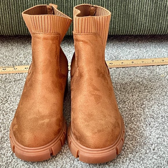 NWOT Madden Girl Brown Ankle Boots size 8 - Picture 2 of 7
